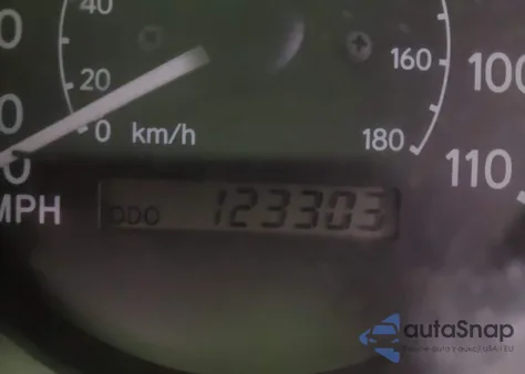 2000 Chevrolet Prizm z USA, uszkodzony, nr VIN 1Y1SK5281YZ435776